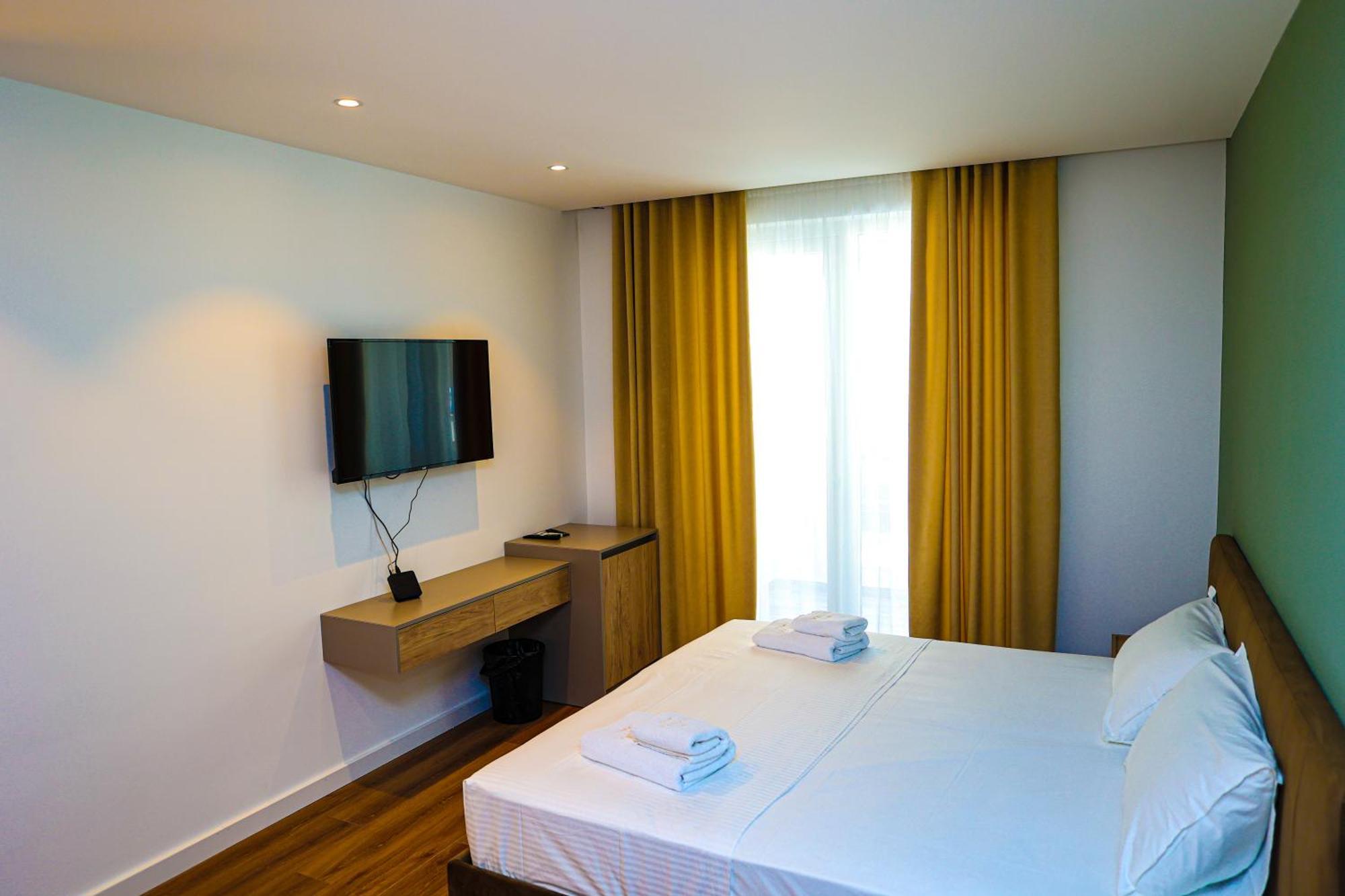 Riviera Palace 4* Shëngjin