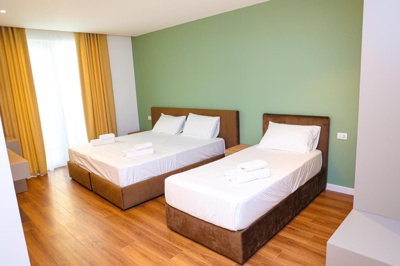 Riviera Palace Hotell Shëngjin